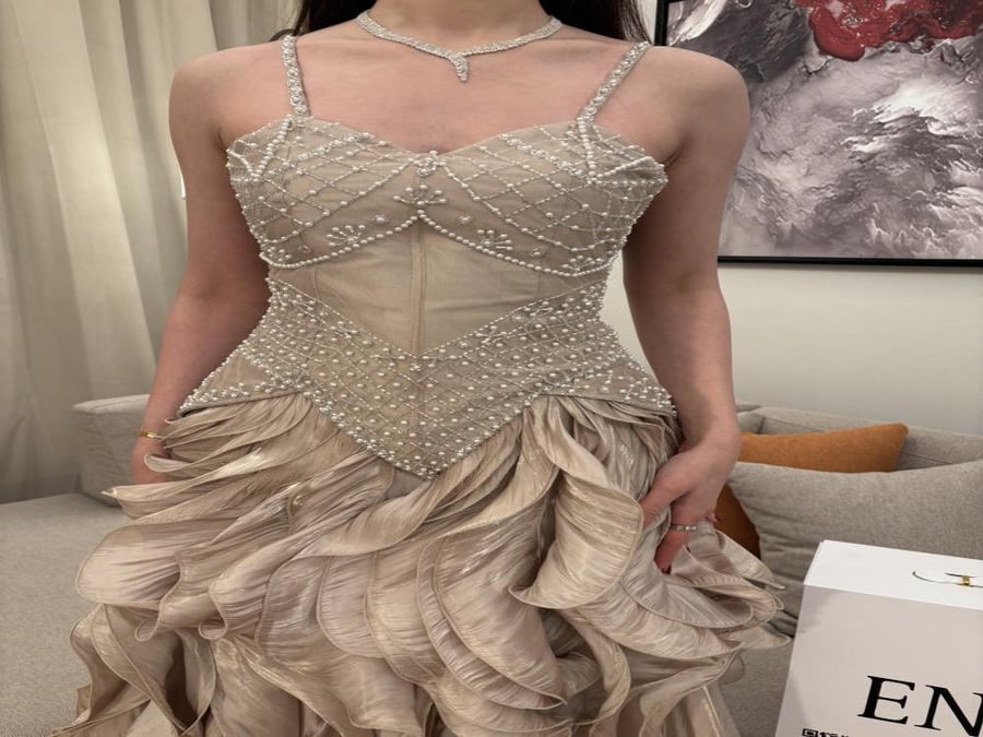 Elegant Women's Dress - فستان نسائي أنيق