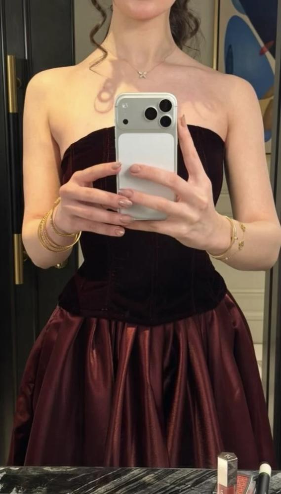 Luxury Strapless Dress - فستان ترف فخم