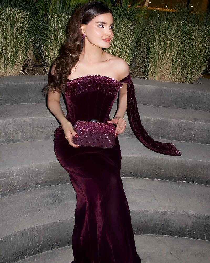 B221