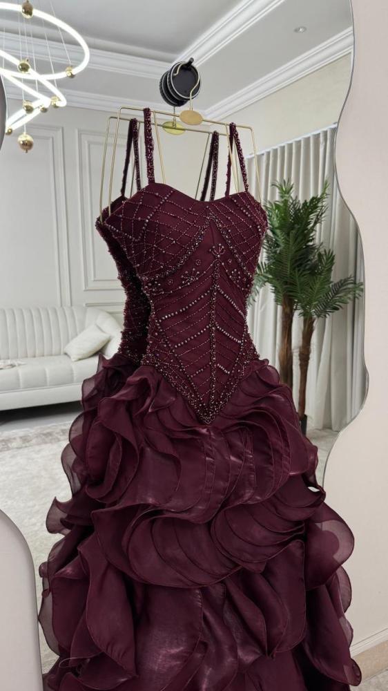 Elegant Ruffle Dress - فستان أنيق مكشكش