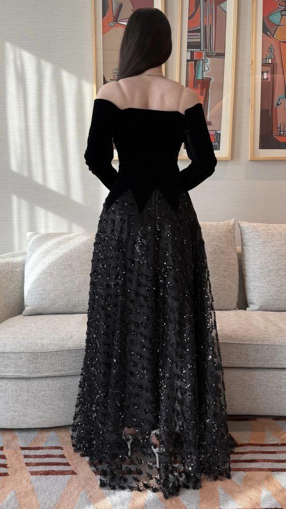 Elegant Black Velvet Dress - فستان أسود مخملي أنيق