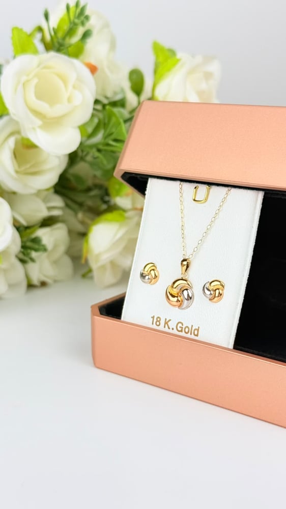 نص طقم ذهب أطفال 18k