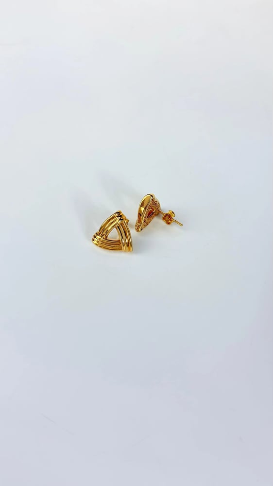 حلق ذهب تصميم ايطالي18k