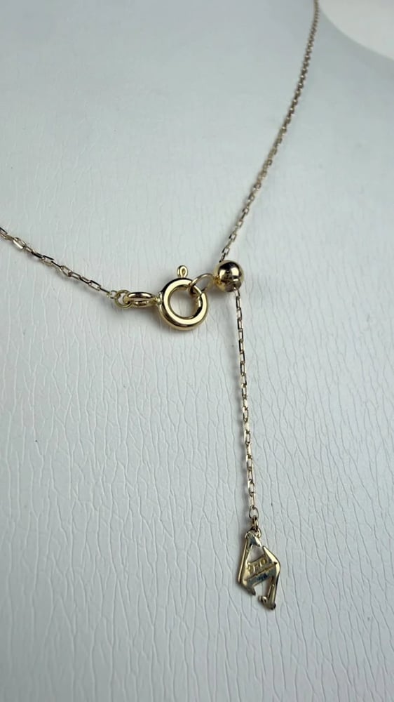 عقد ذهب ناعم مع لؤلؤ زراعي 18K