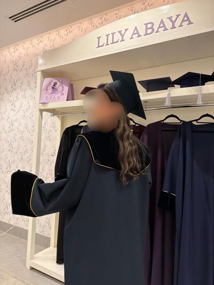 قبعة تخرج لون زيتي