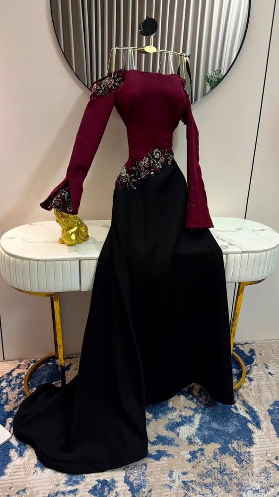 فستان سهرة أسود مع برغندي باربي طويل للمناسبات والأعراس متجر مولين
