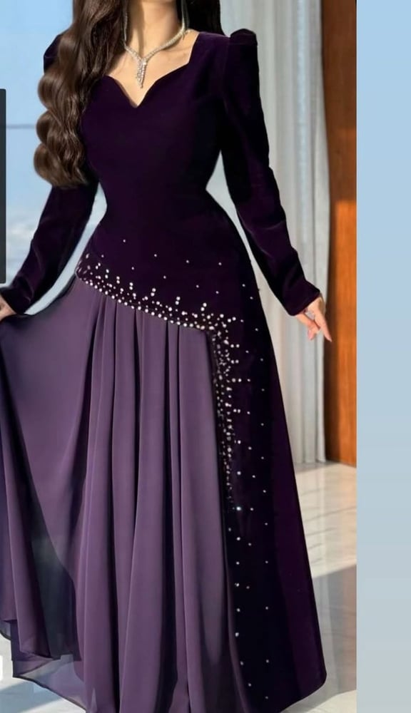 فستان سهره بنفسجي وبيج واحمر