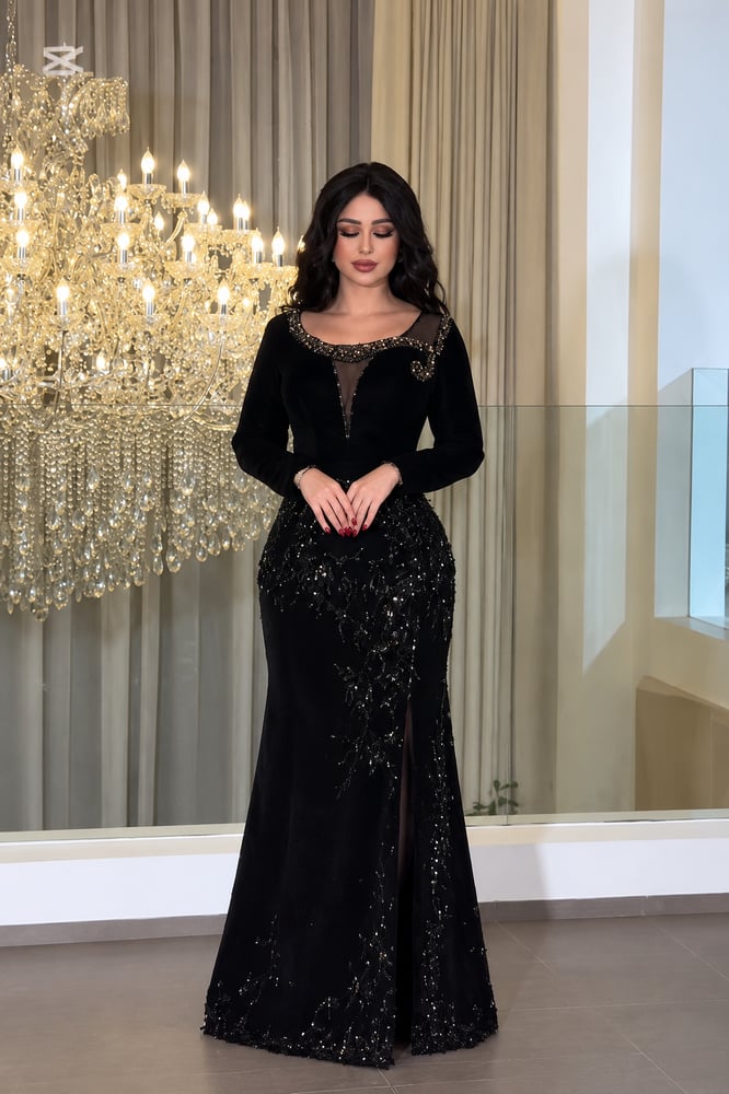 فستان سهرة أسود كريب استرتش مطرز طويل للمناسبات والأعراس متجر مولين