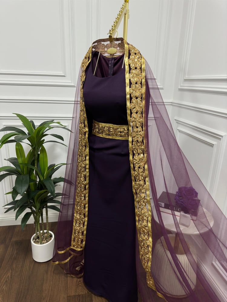 فستان سهره بنفسجي