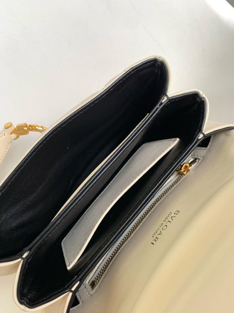شنطة بولغاري Serpenti Forever مقاس 22.5cm