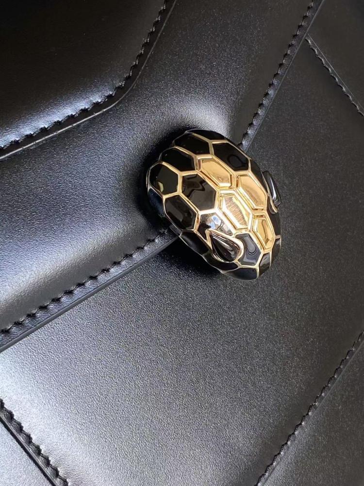 شنطة بولغاري Serpenti Forever مقاس 20.5cm
