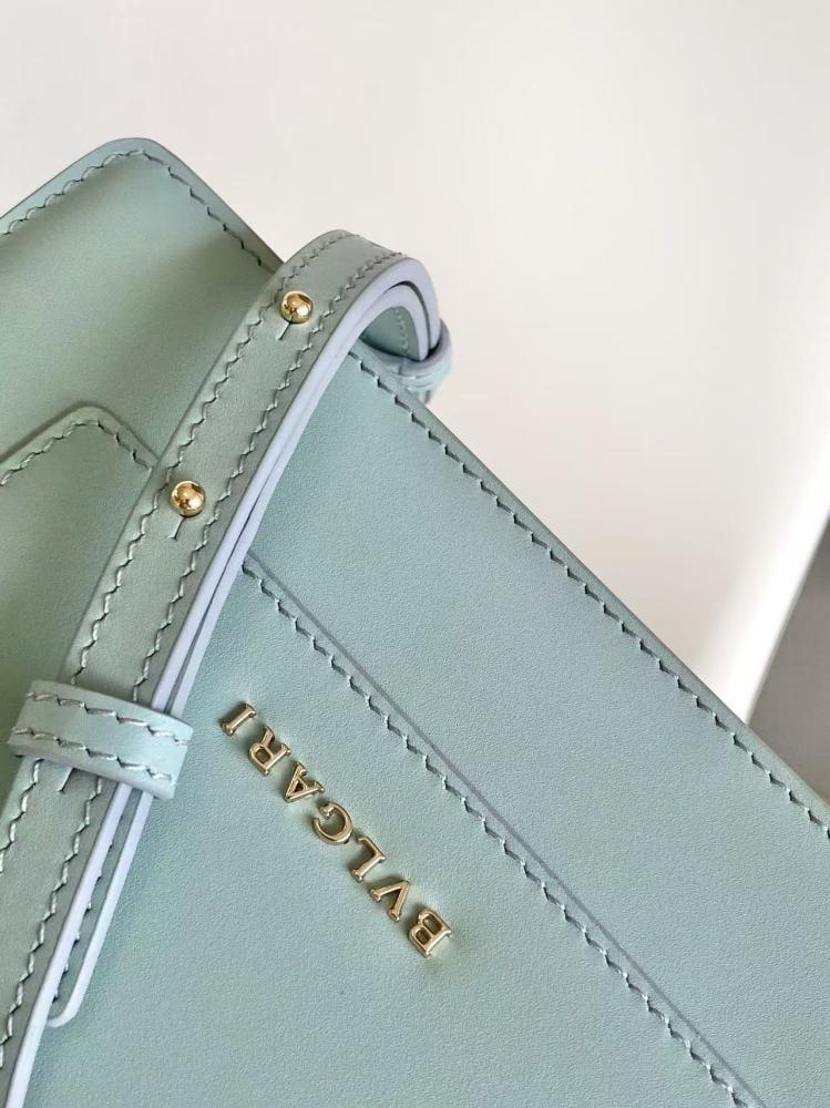 شنطة بولغاري Serpenti Forever مقاس 19cm