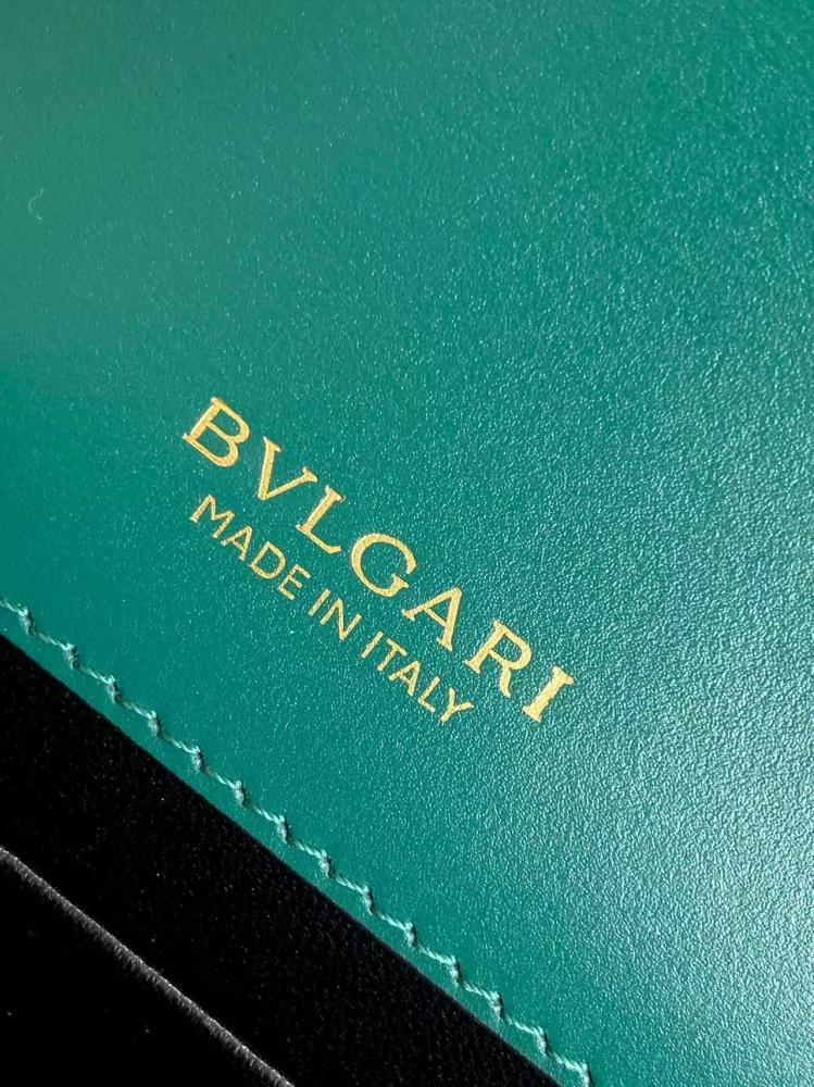 شنطة بولغاري Serpenti Forever مقاس 20.5cm