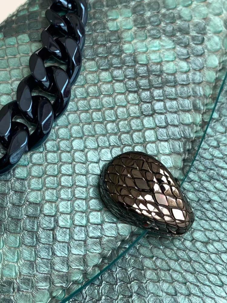 شنطة بولغاري Serpenti Forever مقاس 20cm