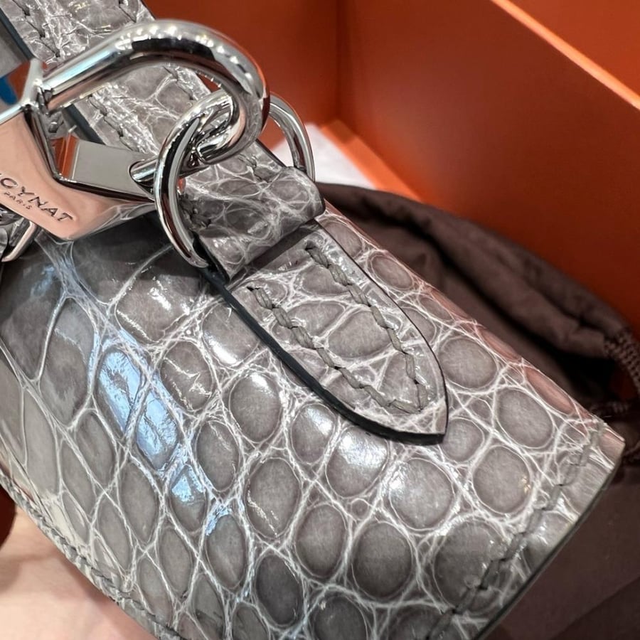 موينات Gabrielle Clutch مقاس 26cm