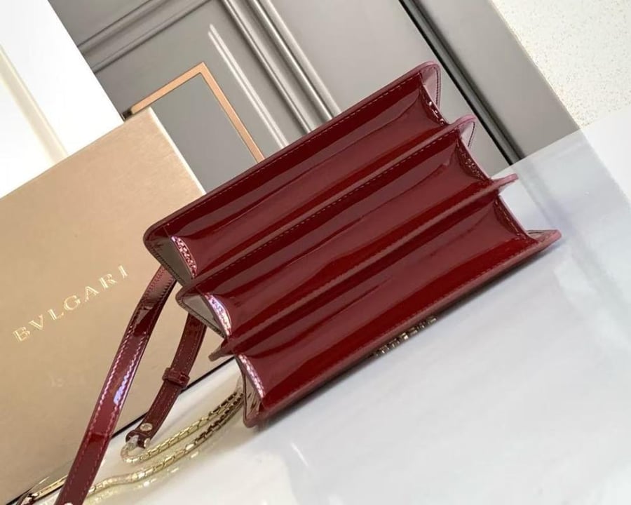 شنطة بولغاري Serpenti Forever مقاس 18cm