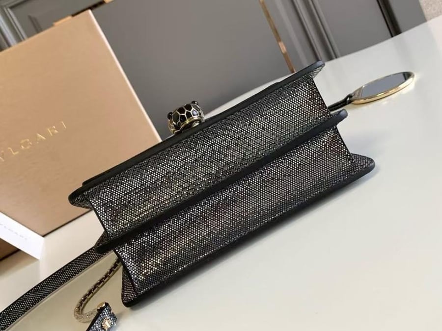 شنطة بولغاري Serpenti Forever مقاس 19cm