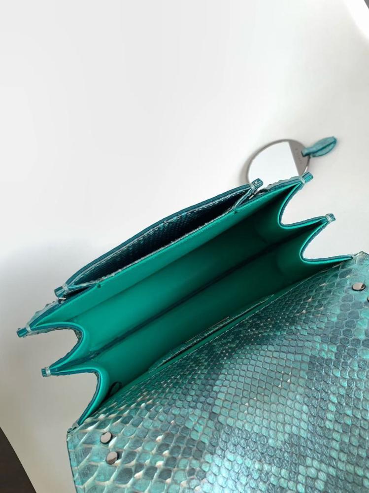 شنطة بولغاري Serpenti Forever مقاس 20cm