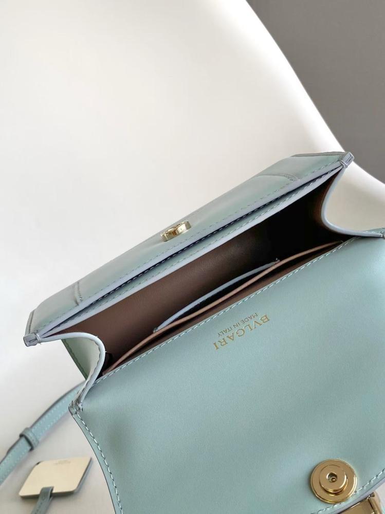 شنطة بولغاري Serpenti Forever مقاس 19cm