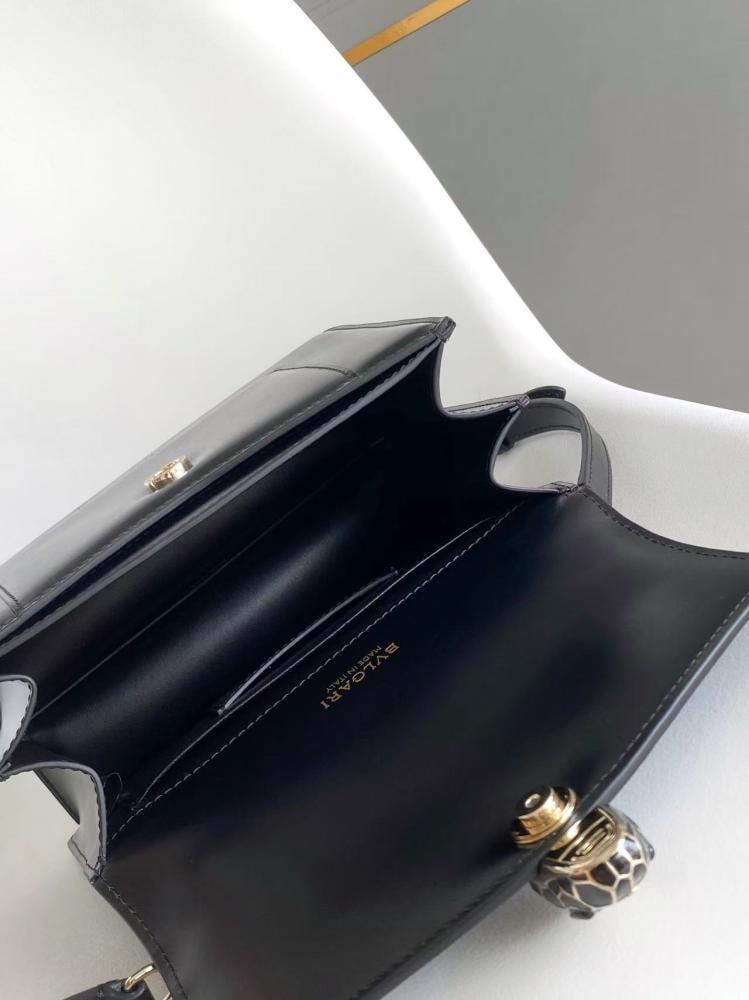 شنطة بولغاري Serpenti Forever مقاس 20.5cm