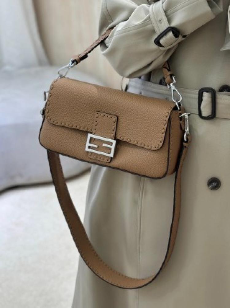 فندي bagutte 27CM