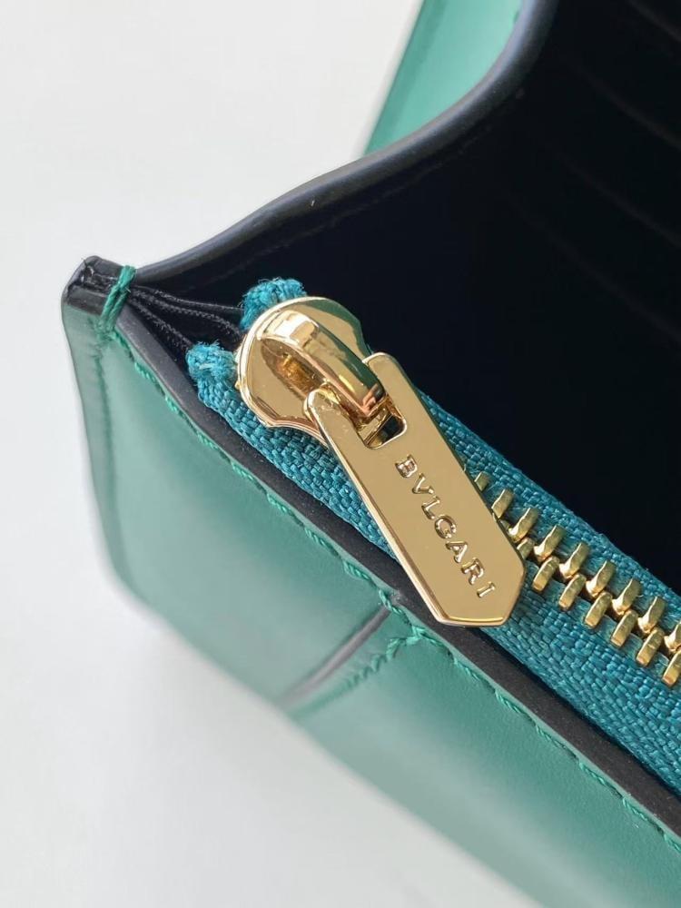شنطة بولغاري Serpenti Forever مقاس 20cm