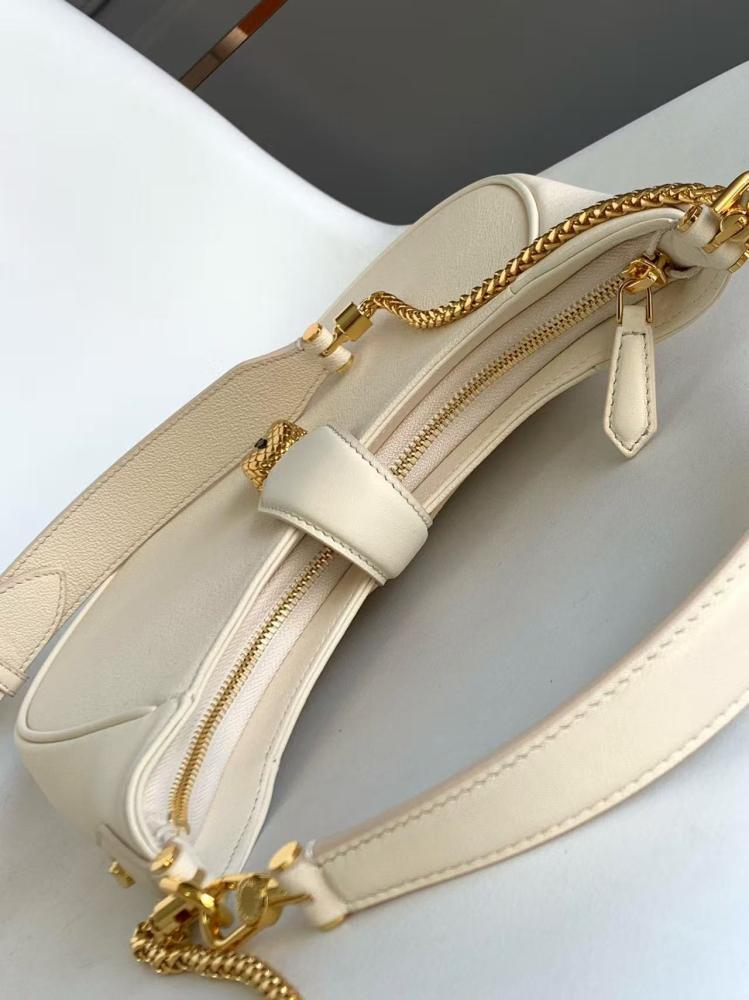 شنطة بولغاري SERPENTINE ELLIPSE مقاس 25cm