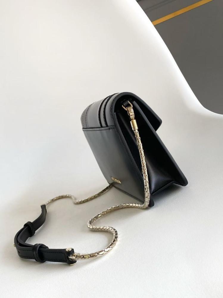 شنطة بولغاري Serpenti Forever مقاس 20cm