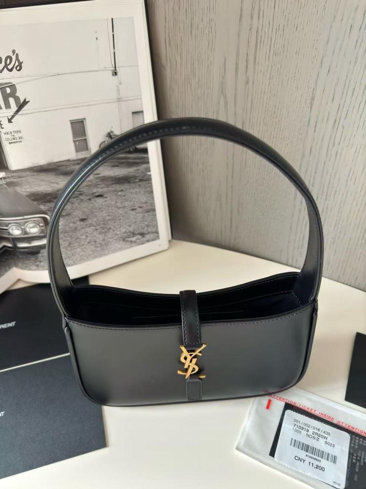 شنطة سان لوران Le 5a7 hobo mini مقاس 19cm