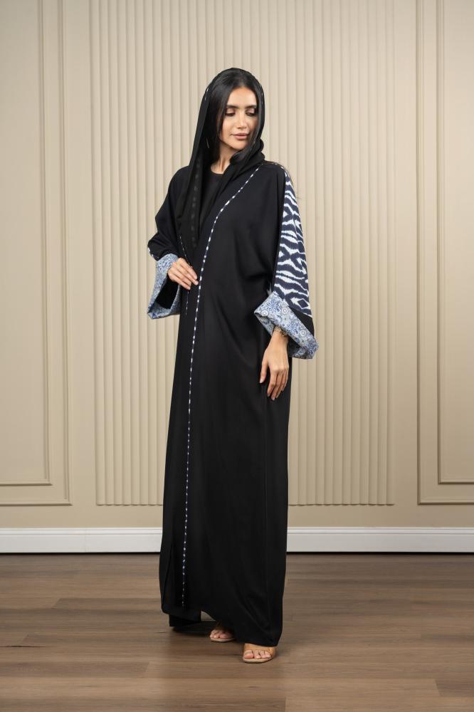 عباية كريب اسود مع ازرق