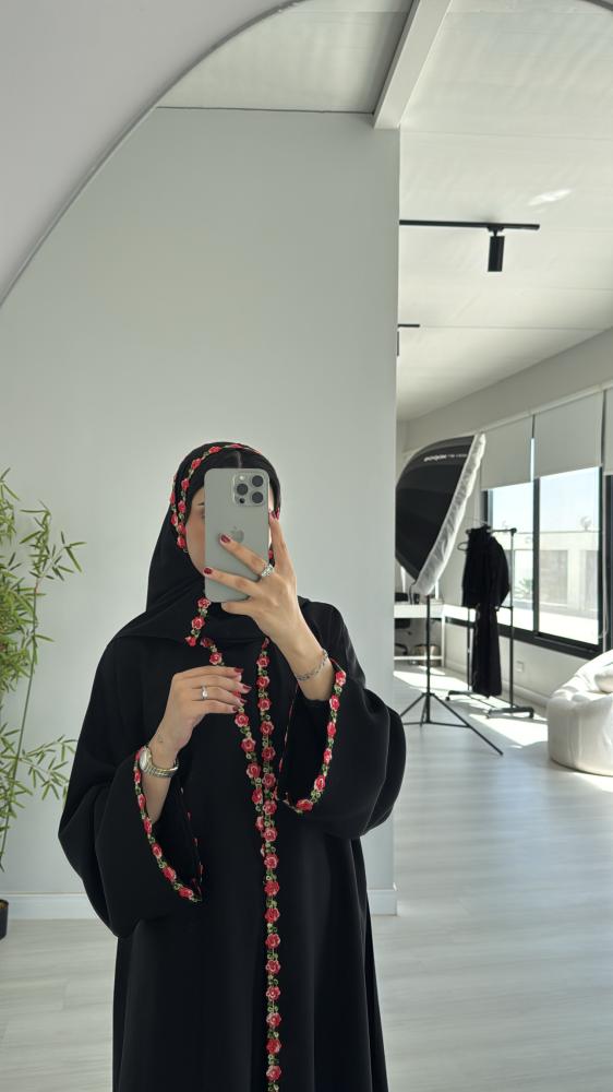 عباية وَرد
