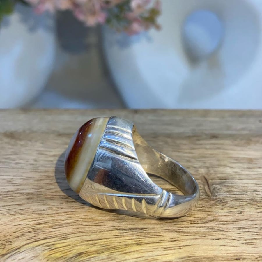 A Sulaimani agate ring