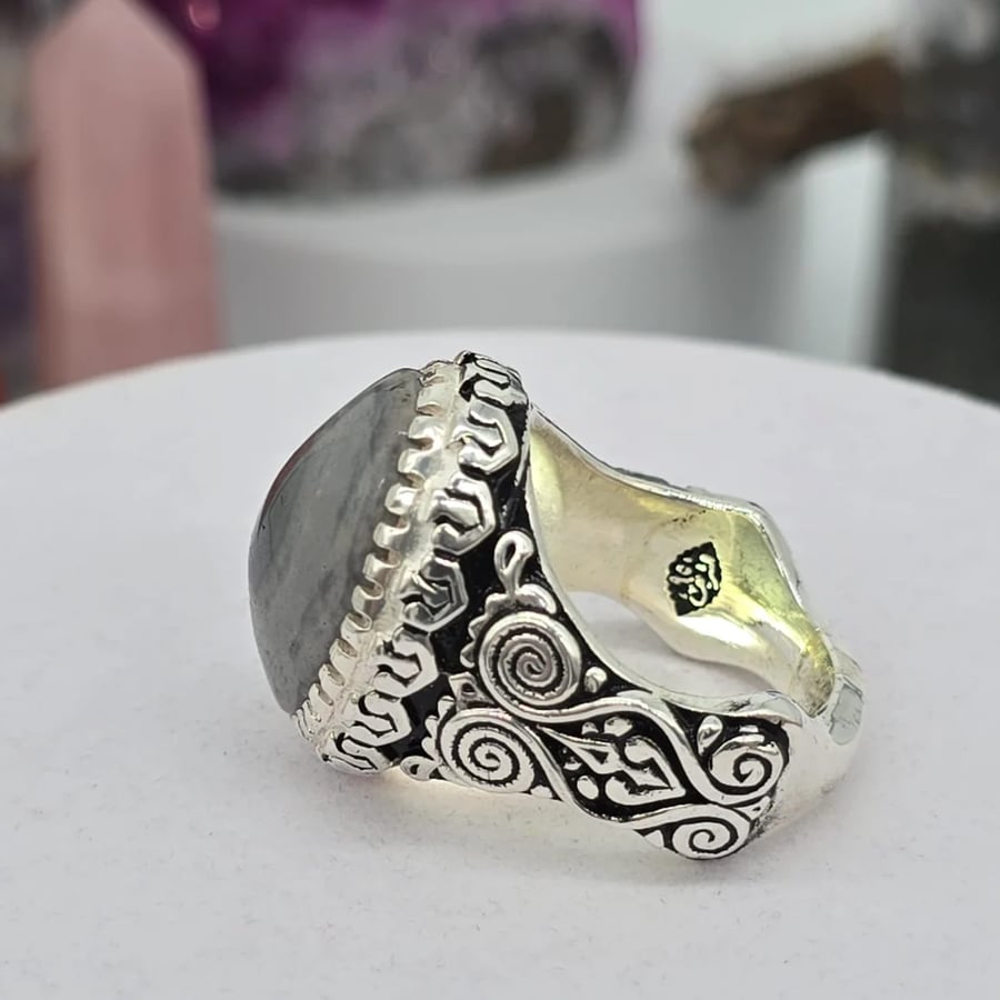 A Sulaimani agate ring