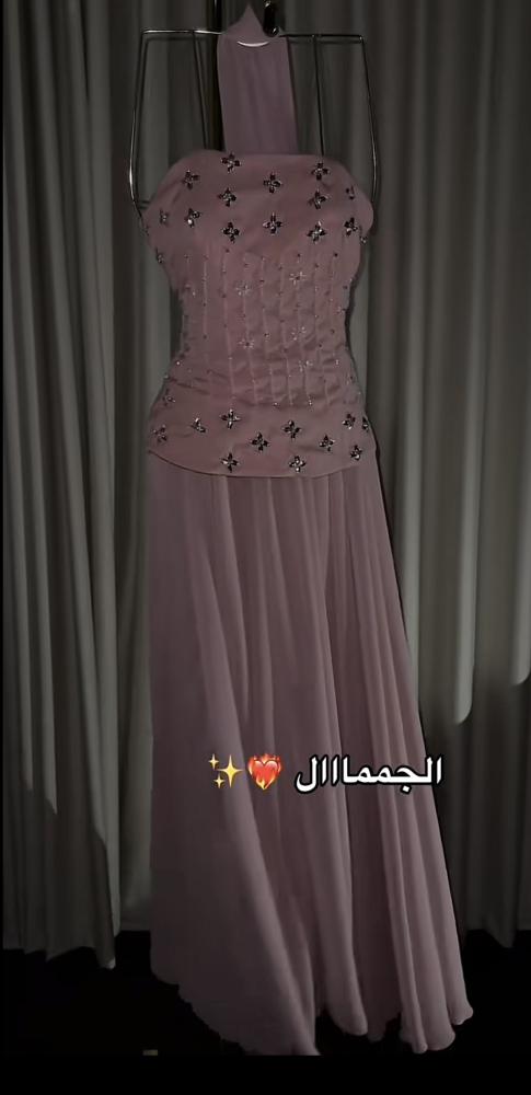 فستان كارمن