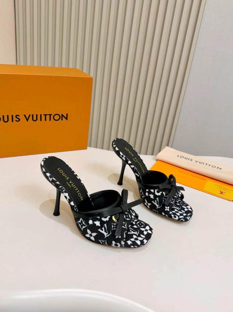 حذاء  Louis Vuitton فاخر