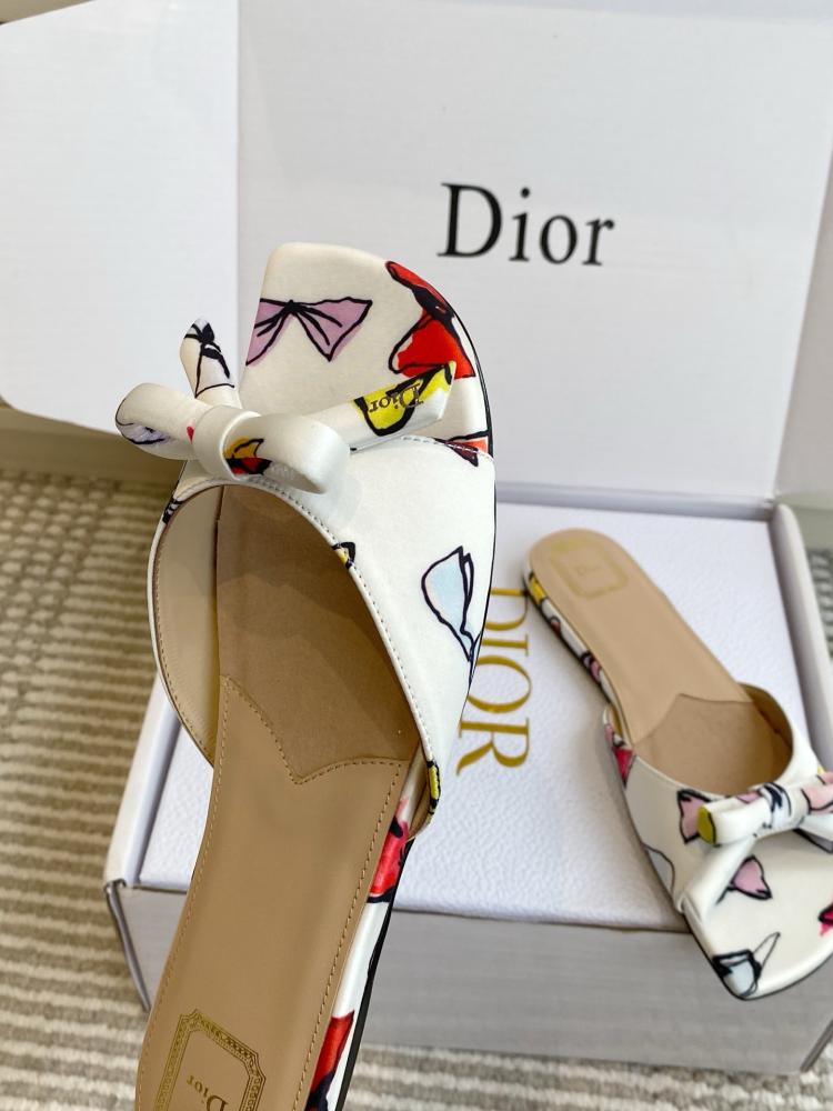 حذاء  Dior فاخر
