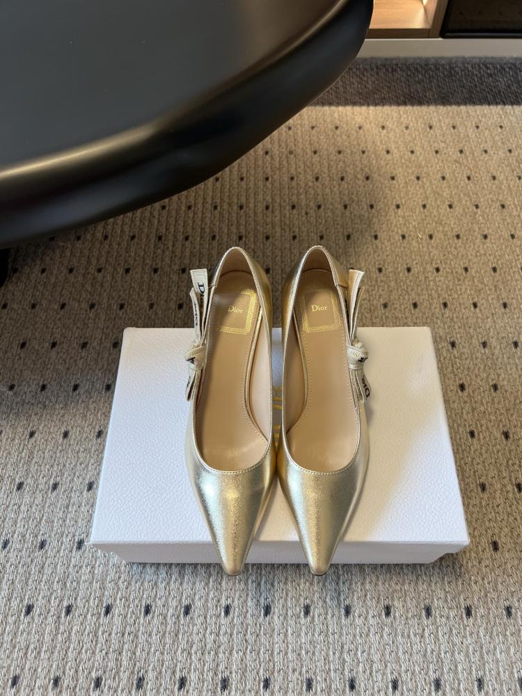 حذاء Dior فاخر