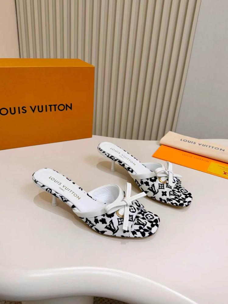 حذاء  Louis Vuitton فاخر