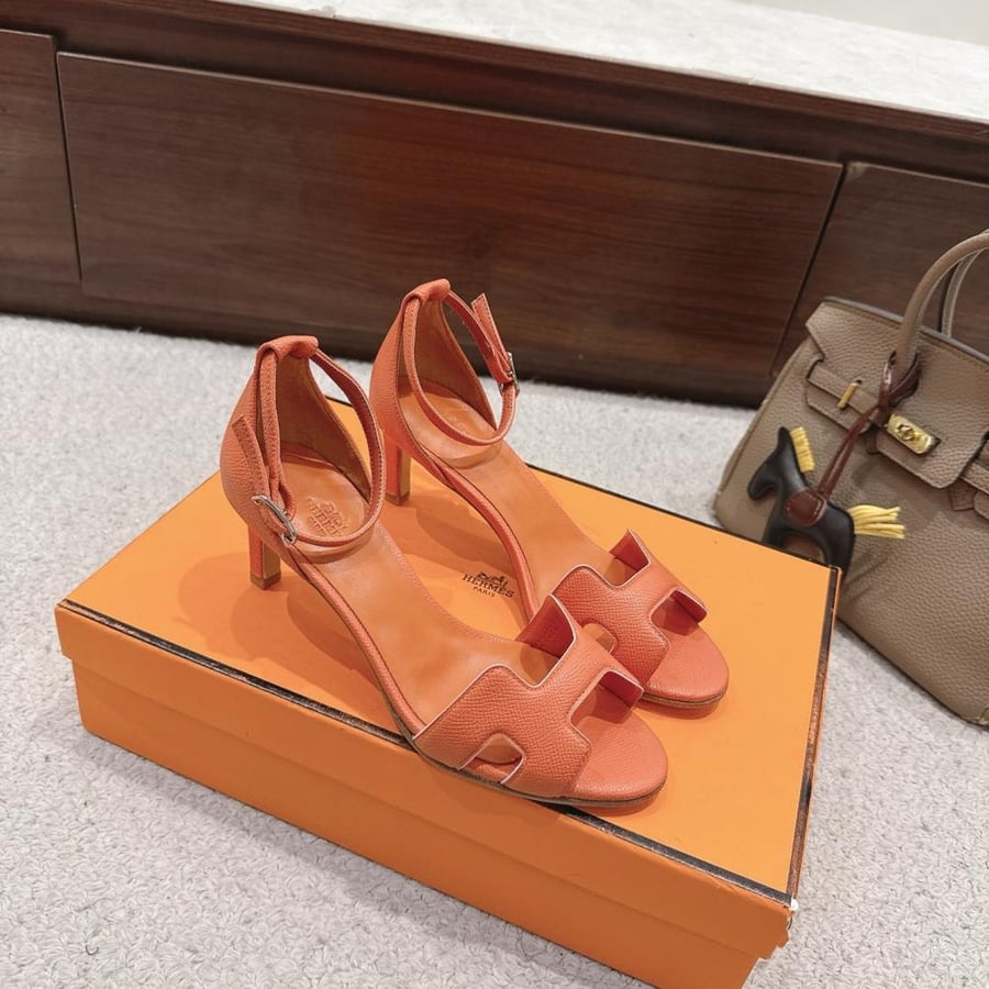 صندل Hermès بكعب منخفض