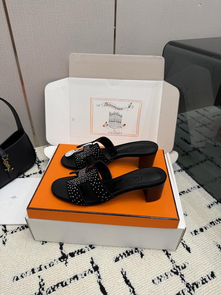حذاء Hermès فاخر