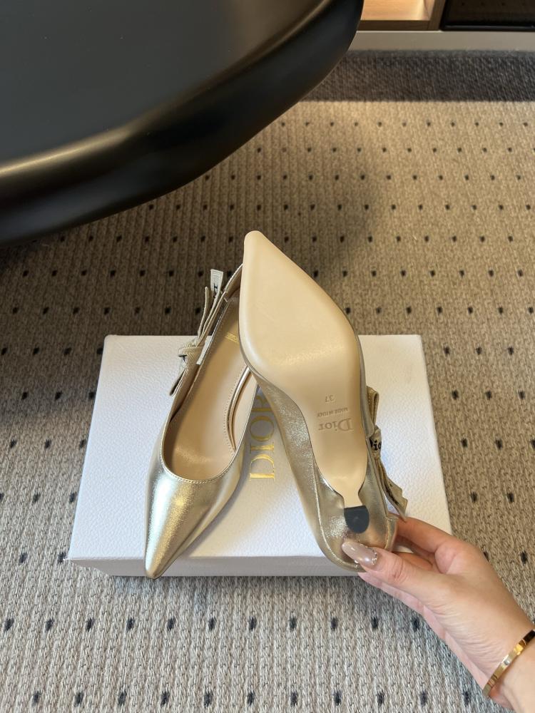 حذاء Dior فاخر