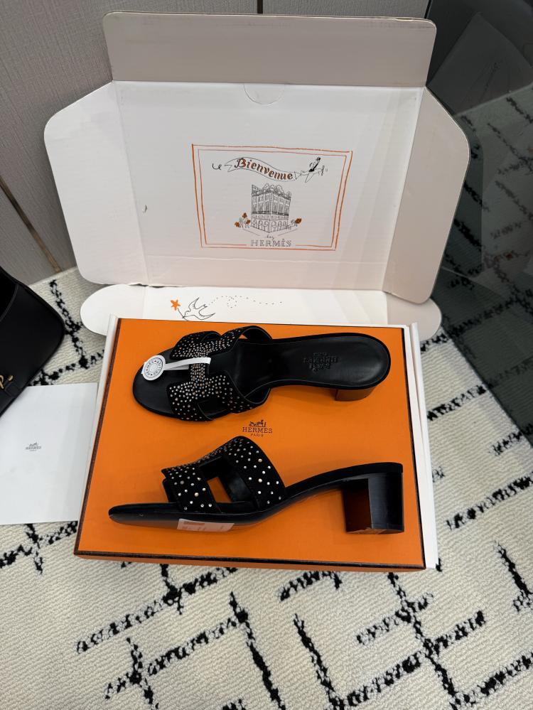 حذاء Hermès فاخر