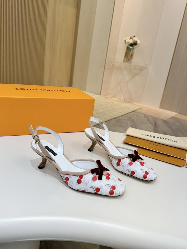 حذاء Louis Vuitton فاخر