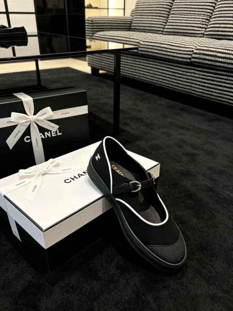 حذاء  Chanel ماري جين فلات