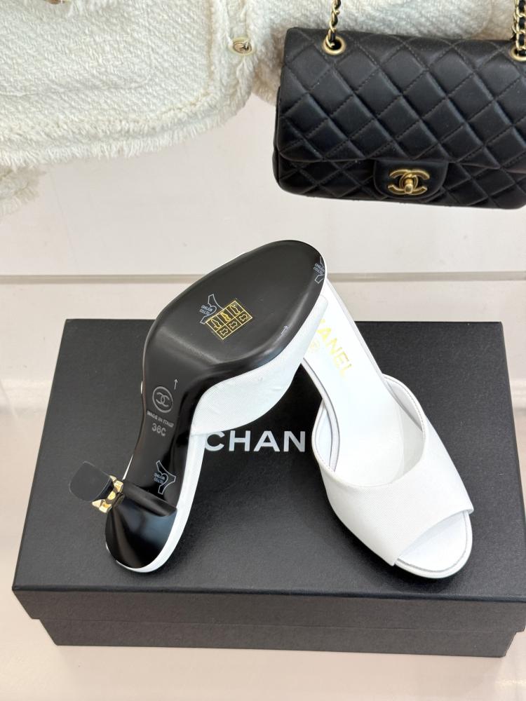 حذاء Chanel ميول فاخر