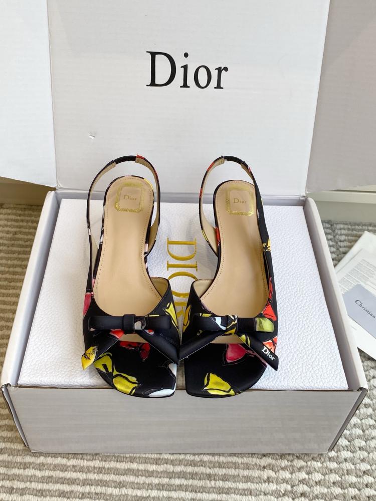 حذاء Dior فاخر