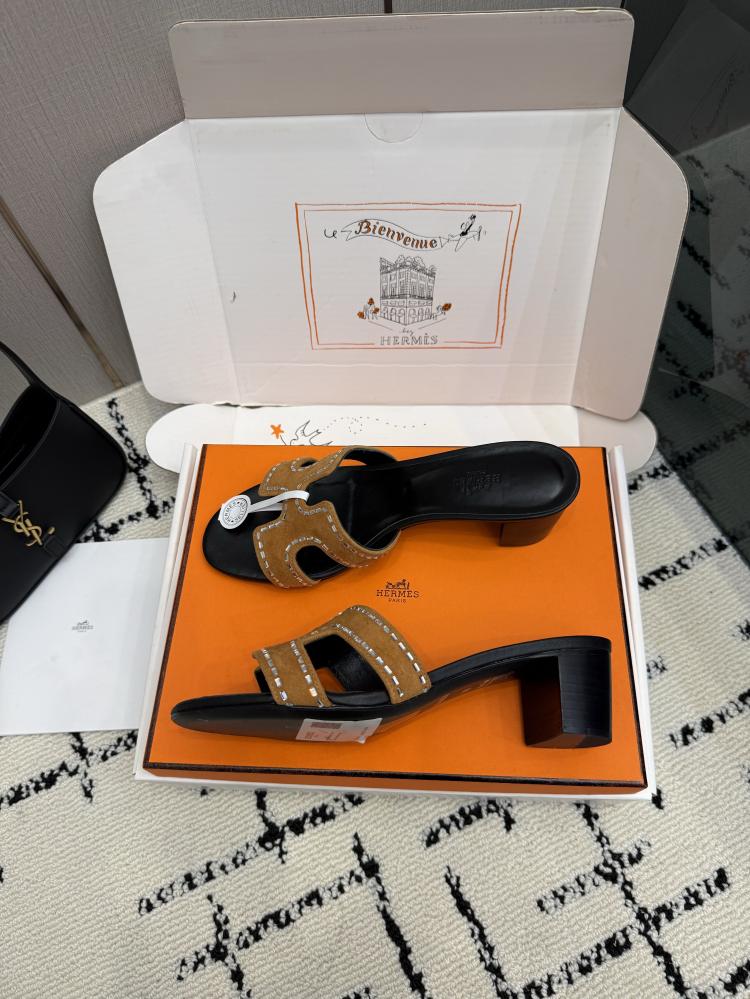 حذاء Hermès فاخر