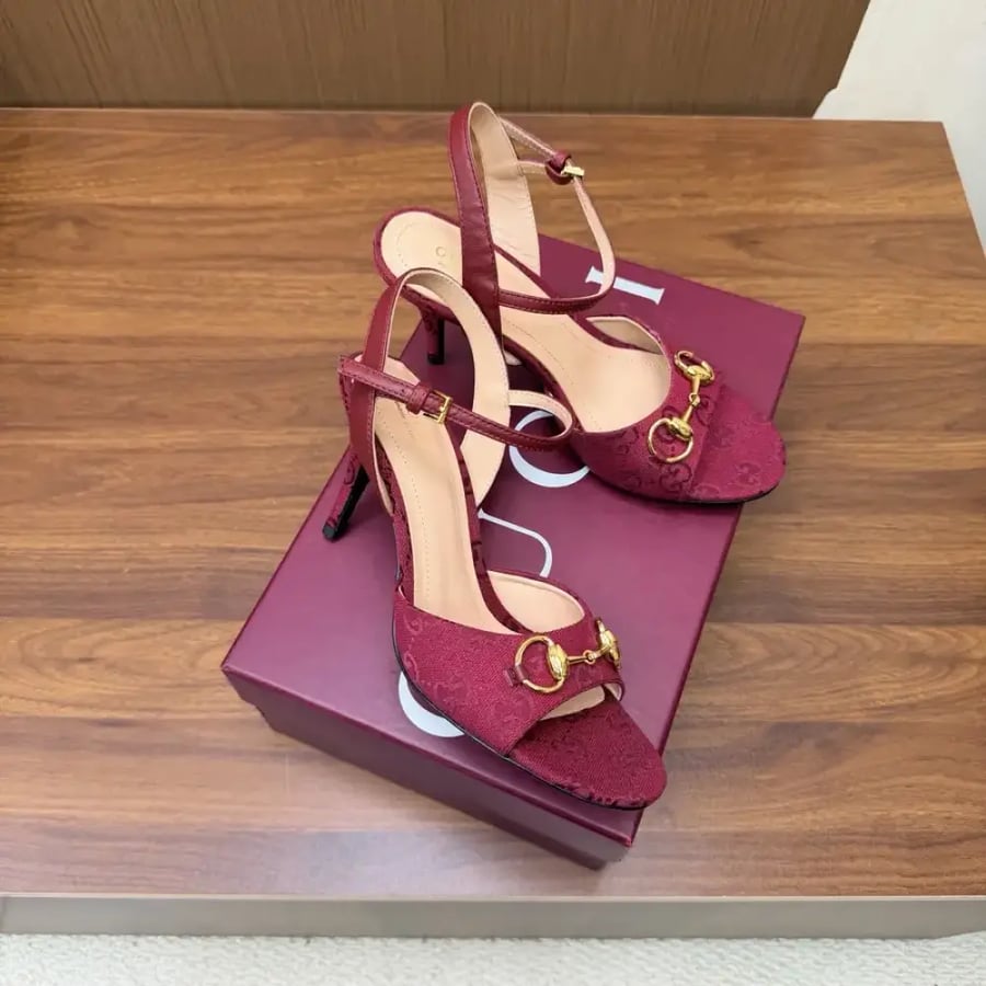 حذاء Gucci