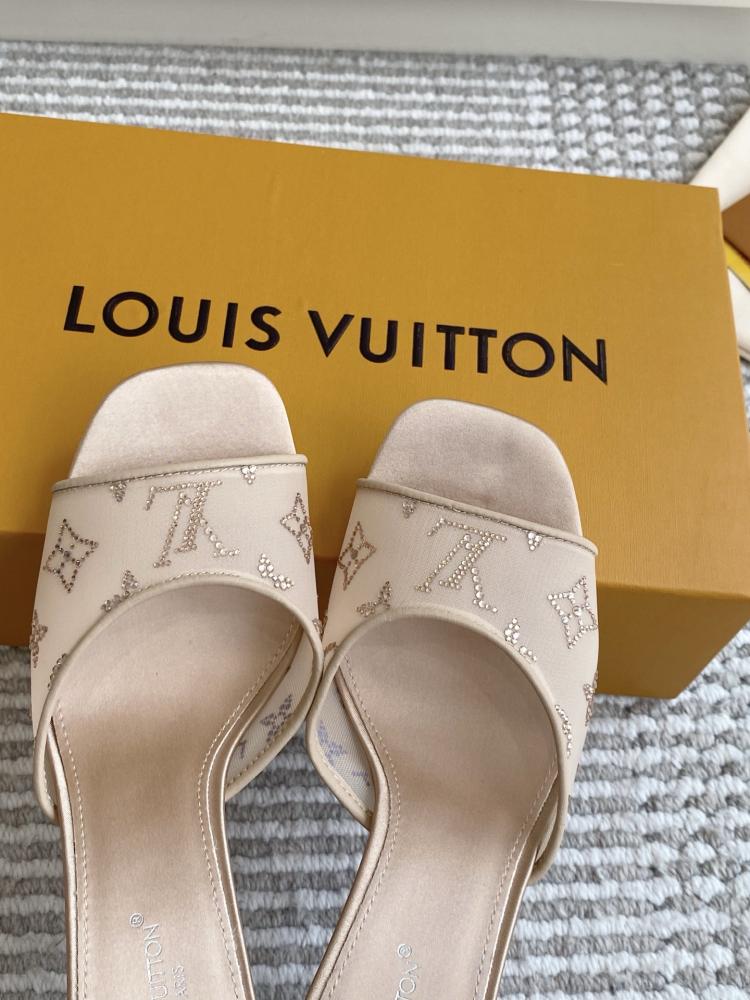 حذاء Louis Vuitton فاخر
