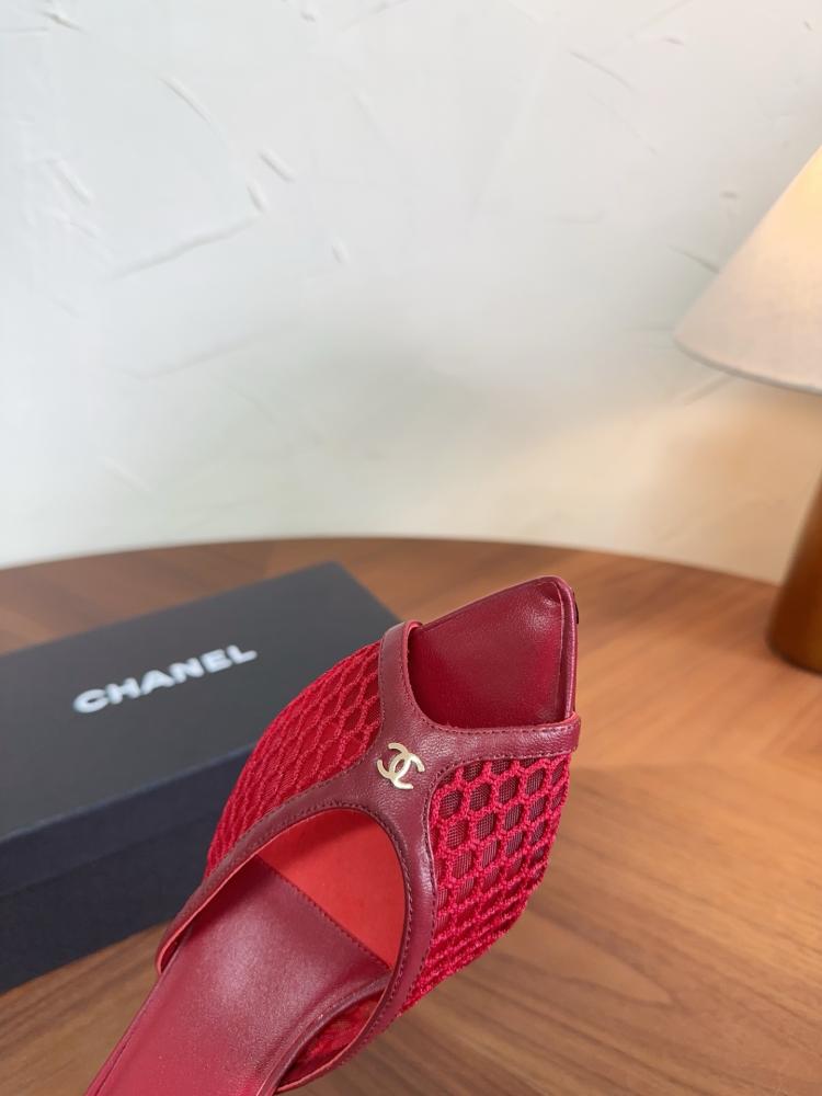 حذاء  Chanel  ميول شبكي فاخر بمقدمة مفتوحة وشعار CC